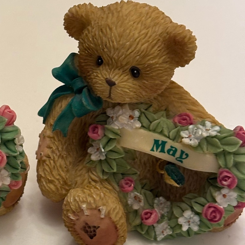 Cherished Teddies vintage birthday month bear May gem wreath